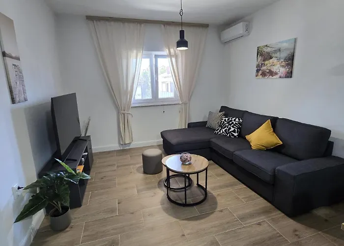 Mandica Апартаменты Селине